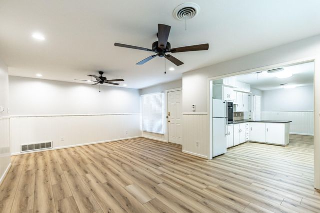 2601 33rd Street, Front, Lubbock, TX 79410
