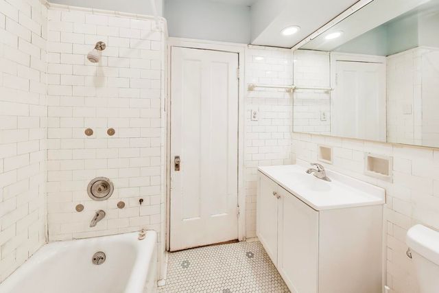 3559 S Seeley Avenue, Chicago, IL 60609