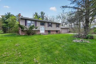 2467 N Lake George Road, Attica Township, MI 48455