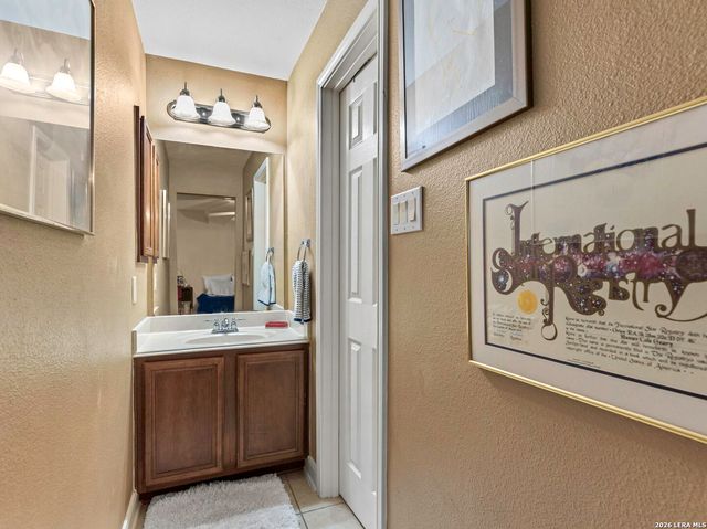 16107 La Madera Rio, Helotes, TX 78023