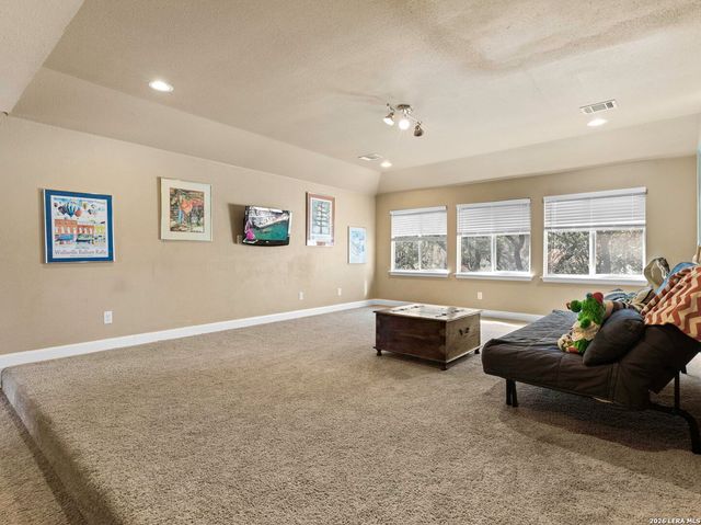 16107 La Madera Rio, Helotes, TX 78023