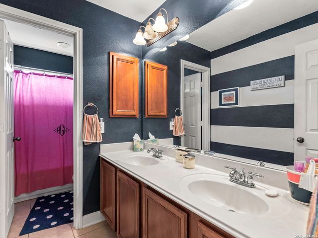 16107 La Madera Rio, Helotes, TX 78023