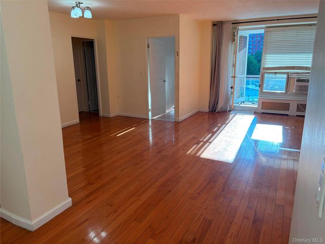 98-20 62nd Drive 3D, Rego Park, NY 11374