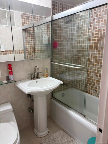 98-20 62nd Drive 3D, Rego Park, NY 11374