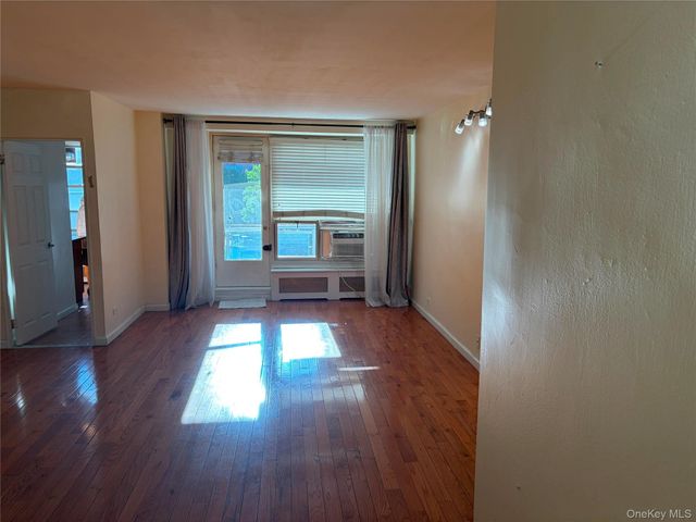 98-20 62nd Drive 3D, Rego Park, NY 11374