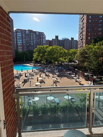 98-20 62nd Drive 3D, Rego Park, NY 11374