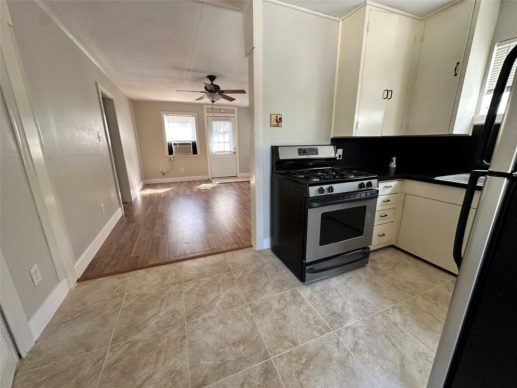 7110 Mchenry Street B-TOP, Houston, TX 77087