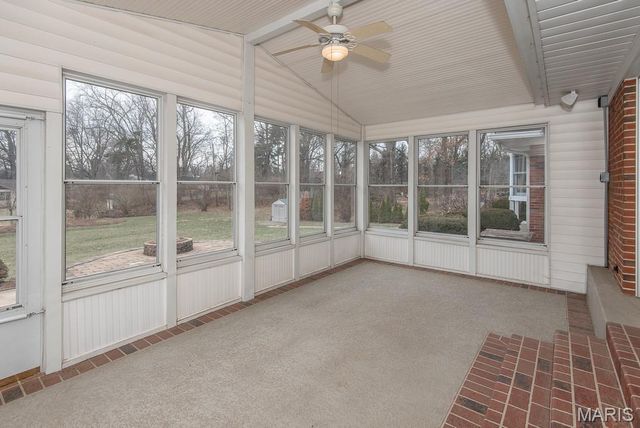 28 Woodcrest Drive, Ladue, MO 63124