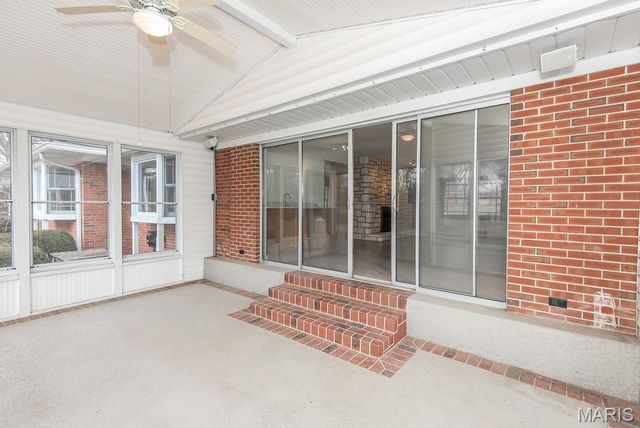 28 Woodcrest Drive, Ladue, MO 63124