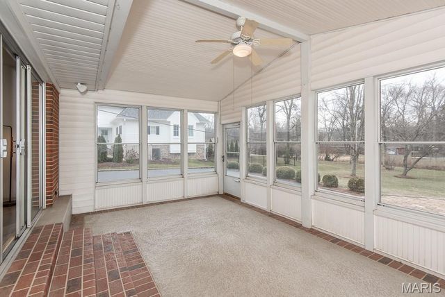 28 Woodcrest Drive, Ladue, MO 63124