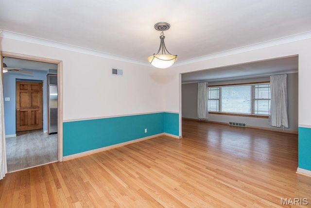 28 Woodcrest Drive, Ladue, MO 63124