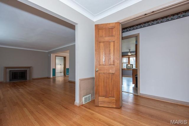 28 Woodcrest Drive, Ladue, MO 63124