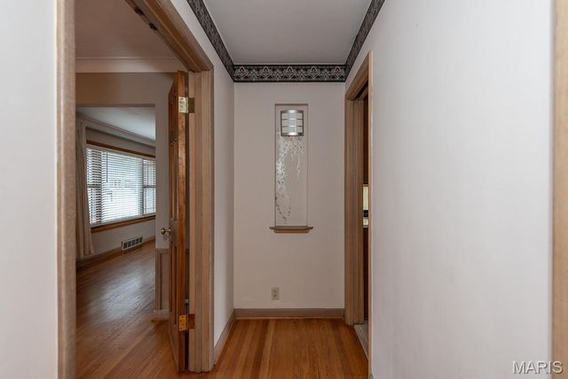 28 Woodcrest Drive, Ladue, MO 63124