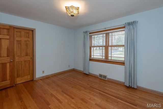 28 Woodcrest Drive, Ladue, MO 63124