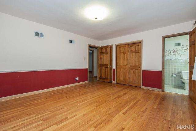 28 Woodcrest Drive, Ladue, MO 63124