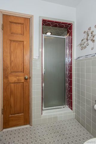 28 Woodcrest Drive, Ladue, MO 63124