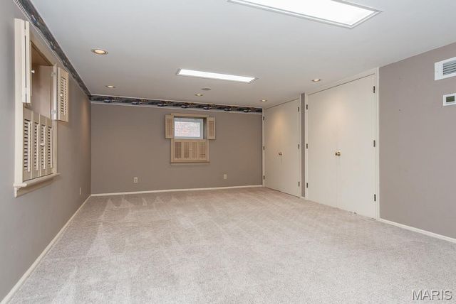 28 Woodcrest Drive, Ladue, MO 63124