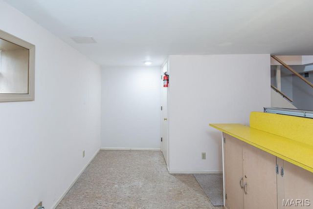 28 Woodcrest Drive, Ladue, MO 63124