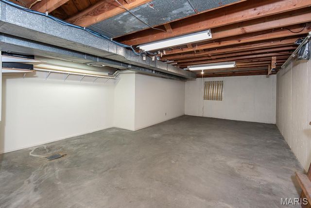 28 Woodcrest Drive, Ladue, MO 63124