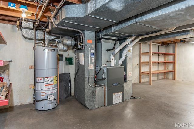 28 Woodcrest Drive, Ladue, MO 63124