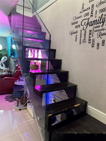 3870 W 8th Ln 19, Hialeah, FL 33012