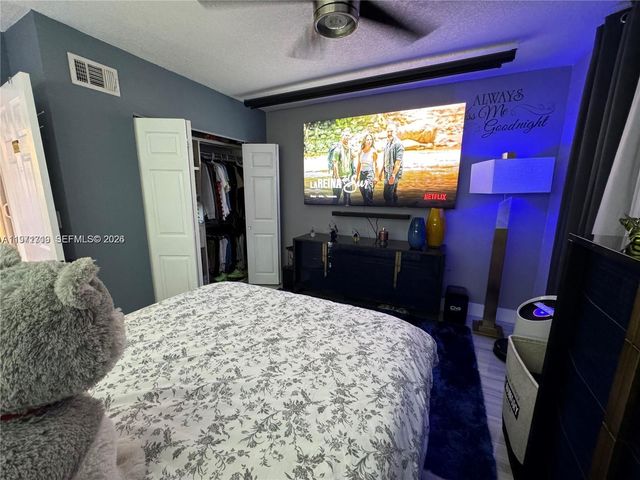 3870 W 8th Ln 19, Hialeah, FL 33012