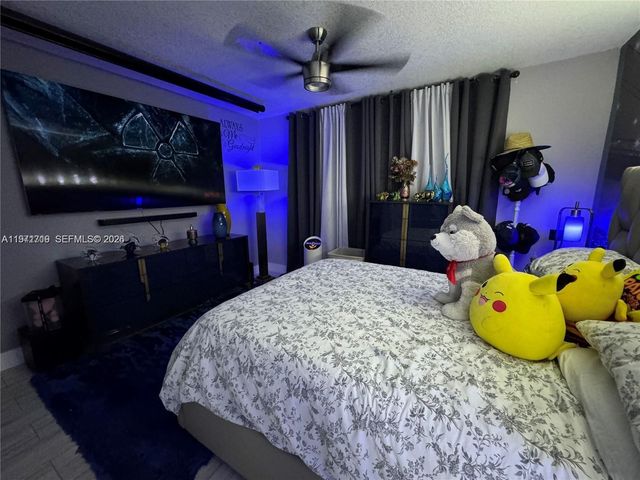 3870 W 8th Ln 19, Hialeah, FL 33012