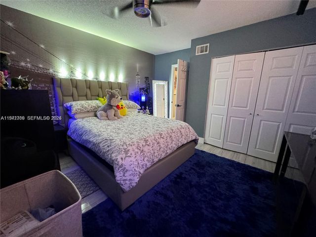 3870 W 8th Ln 19, Hialeah, FL 33012