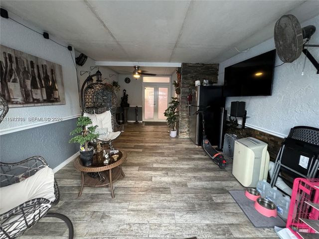 3870 W 8th Ln 19, Hialeah, FL 33012