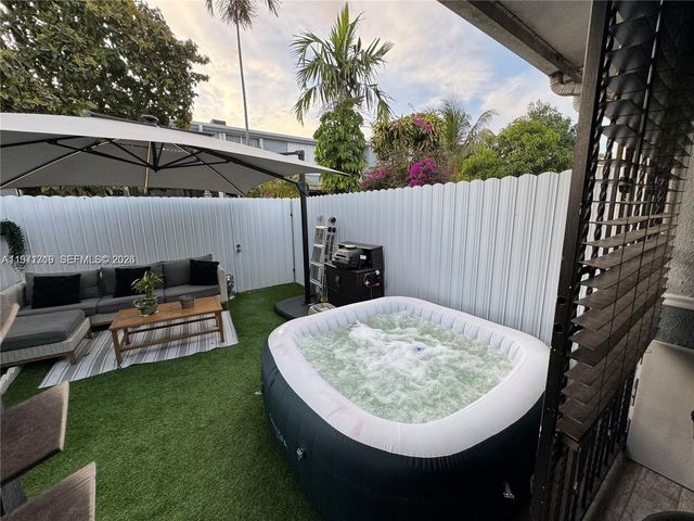 3870 W 8th Ln 19, Hialeah, FL 33012