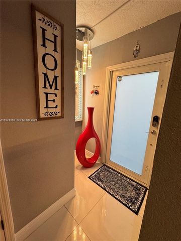 3870 W 8th Ln 19, Hialeah, FL 33012