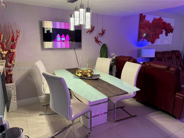 3870 W 8th Ln 19, Hialeah, FL 33012