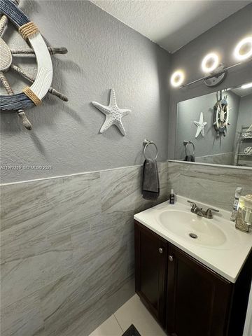 3870 W 8th Ln 19, Hialeah, FL 33012