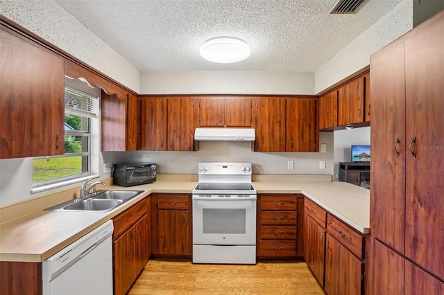 36146 HICKORY STREET, Fruitland Park, FL 34731