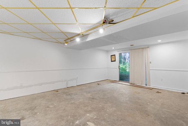 6940 MYERSVIEW DR, Middle River, MD 21220