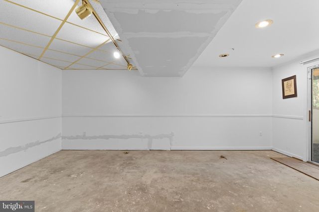 6940 MYERSVIEW DR, Middle River, MD 21220