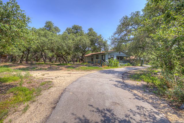 1133 BALDY MOUNTAIN CT, Canyon Lake, TX 78133
