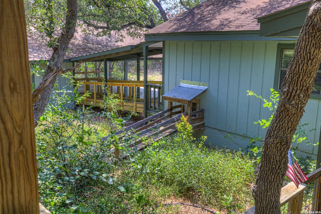 1133 BALDY MOUNTAIN CT, Canyon Lake, TX 78133