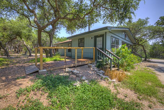1133 BALDY MOUNTAIN CT, Canyon Lake, TX 78133