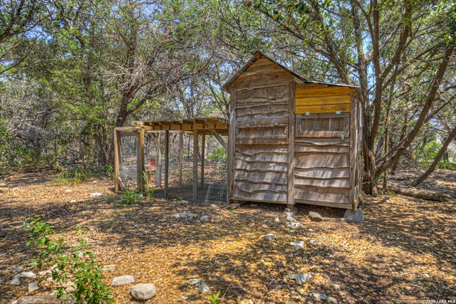 1133 BALDY MOUNTAIN CT, Canyon Lake, TX 78133