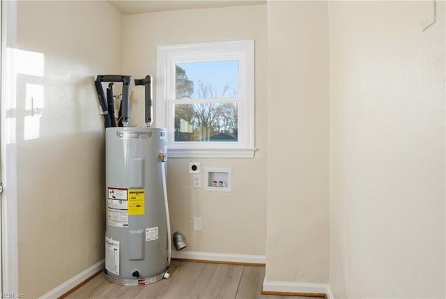 26 Westminister DR, Hampton, VA 23666