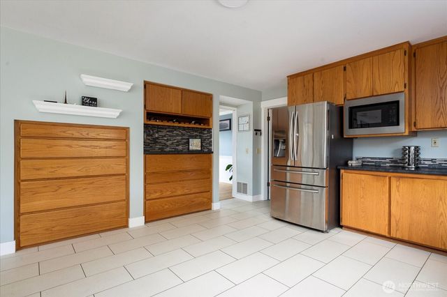 1270 SW 4th Avenue, Oak Harbor, WA 98277