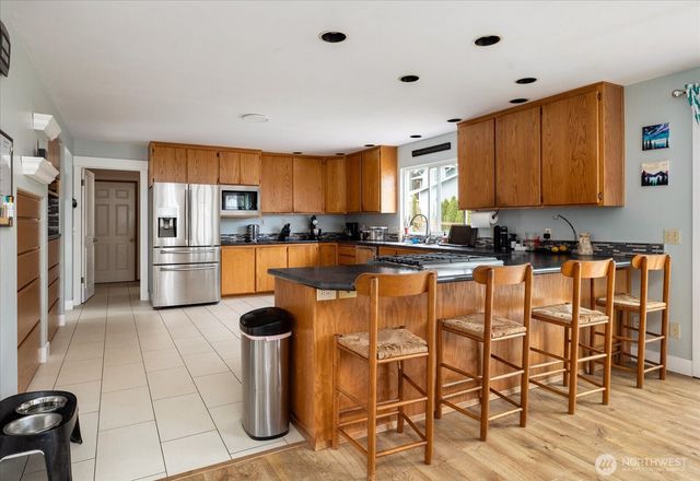 1270 SW 4th Avenue, Oak Harbor, WA 98277