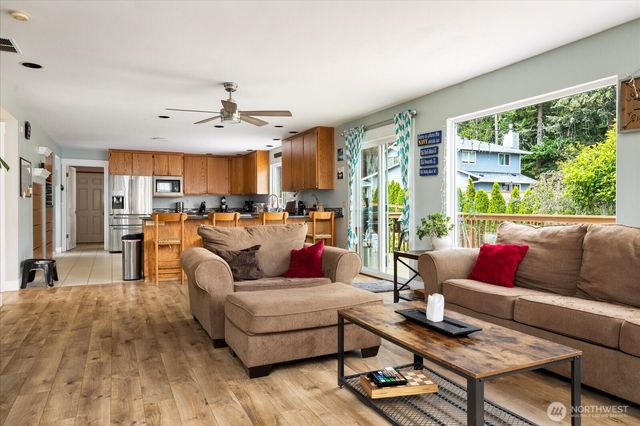 1270 SW 4th Avenue, Oak Harbor, WA 98277