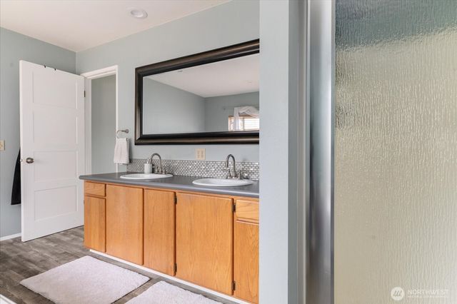 1270 SW 4th Avenue, Oak Harbor, WA 98277