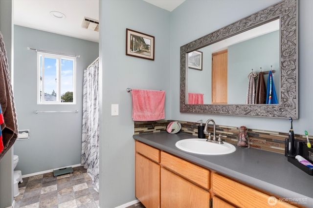1270 SW 4th Avenue, Oak Harbor, WA 98277