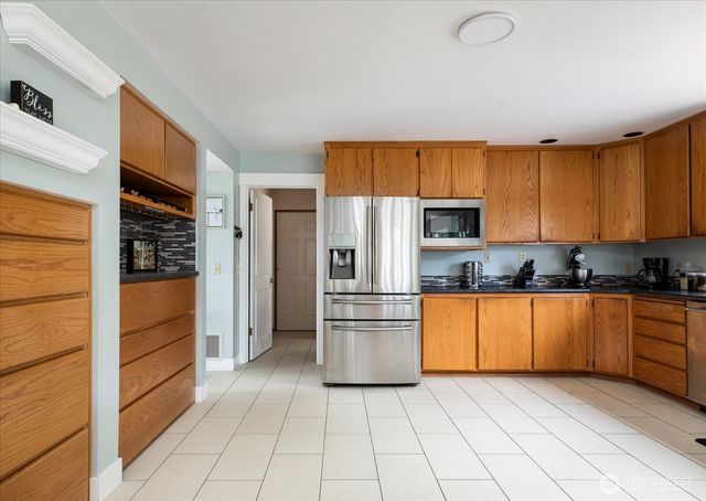 1270 SW 4th Avenue, Oak Harbor, WA 98277