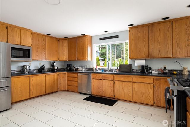 1270 SW 4th Avenue, Oak Harbor, WA 98277