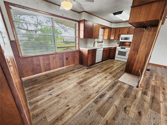 32132 Hwy 82, Cookson, OK 74427