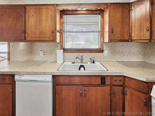 32132 Hwy 82, Cookson, OK 74427